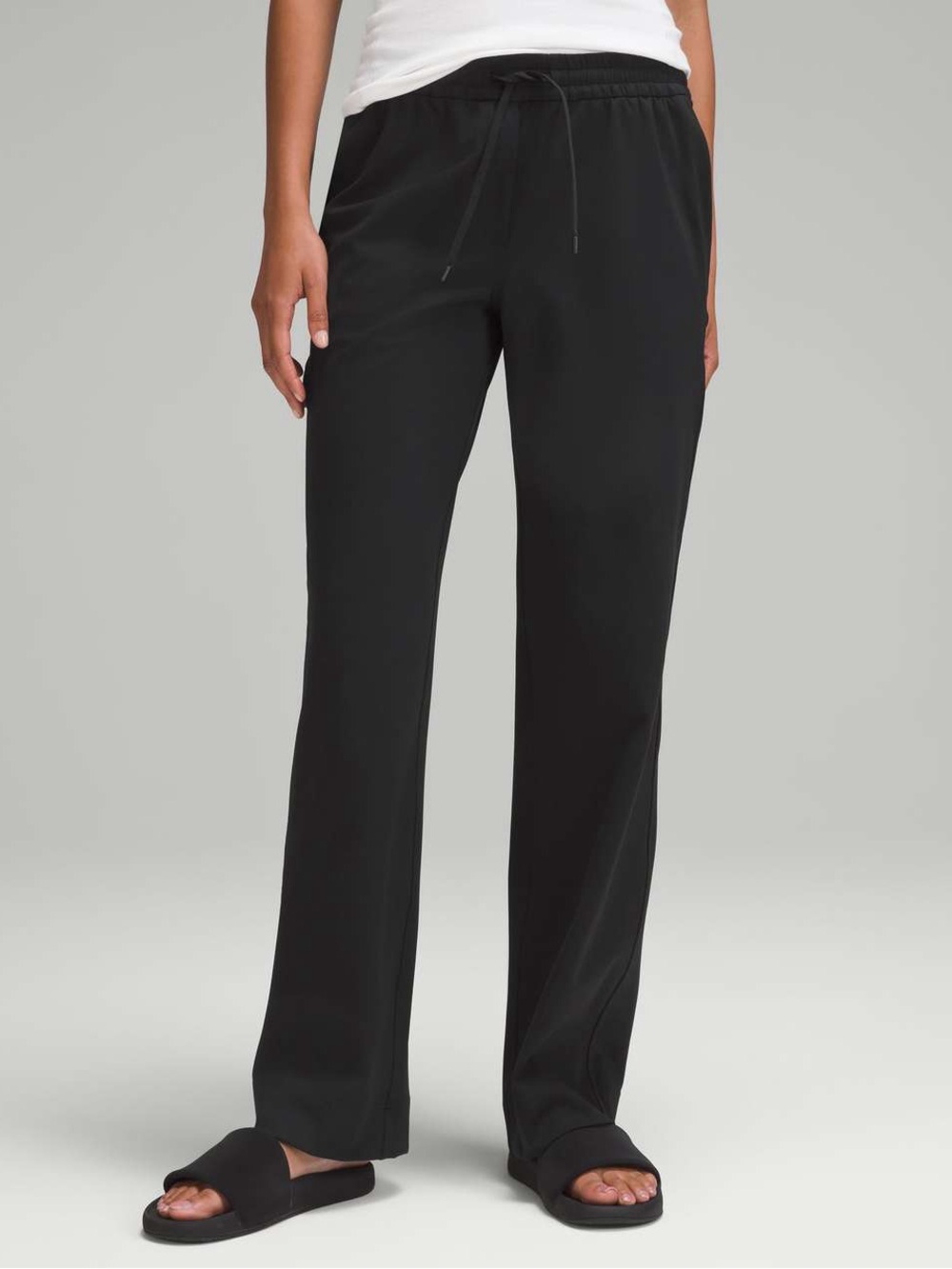 Lululemon Luxtreme Mid-Rise Straight-Leg Trouser
Black Medium